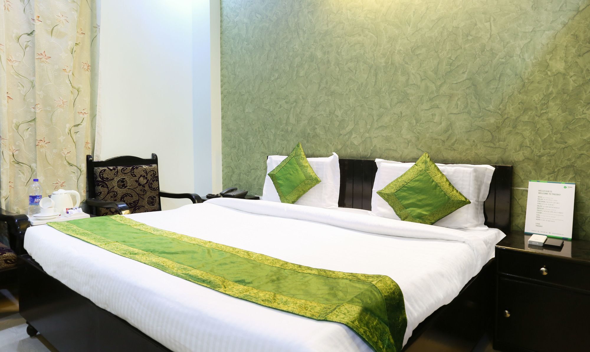 Hotel Treebo Trip Sswag 18 Expressway Noida Exterior foto